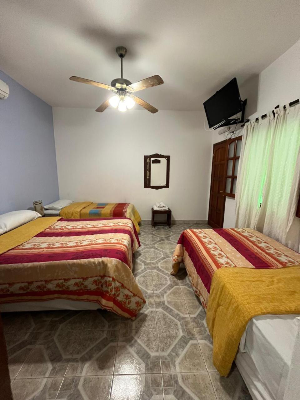 קאפאייט Cabanas Y Hostal Las Marias מראה חיצוני תמונה
